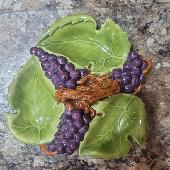 0826. Vintage 1963 Arnels Ceramic Molds Vibrant Green & Purple Ceramic Platter - Picture 2 of 8